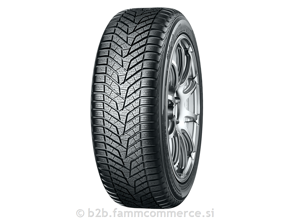 235/40 R18 95W XL RF YOKOHAMA V905